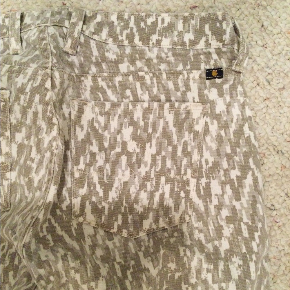 Lucky Brand capri jeans - Picture 6 of 6